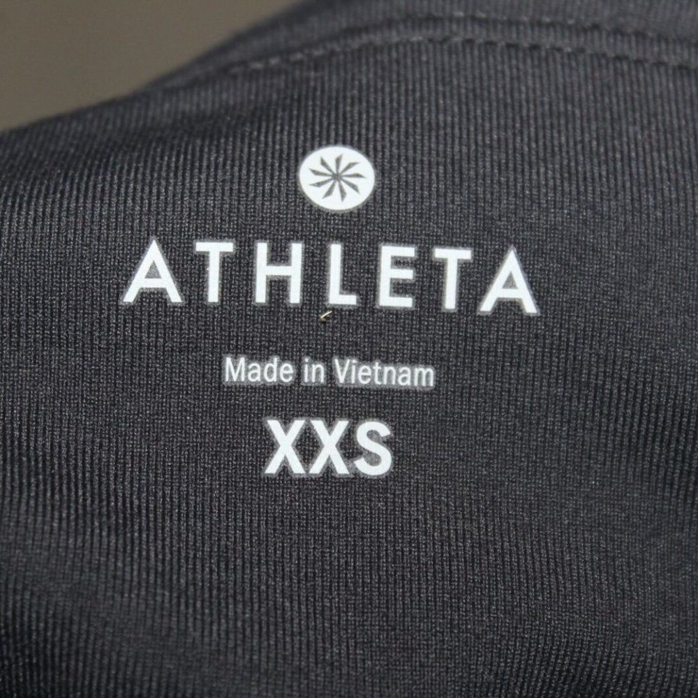 Athleta Acceleration 2in1 Skort Over Capri HW7957 - Picture 4 of 8